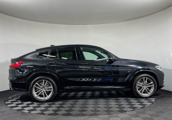 Подержанный автомобиль BMW X4 2021 года (6 фото)