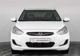 Подержанный автомобиль Hyundai Solaris Sedan 2013 года (2 фото)