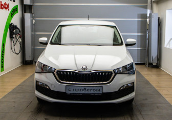 Подержанный автомобиль Skoda Rapid Liftback 2022 года (2 фото)