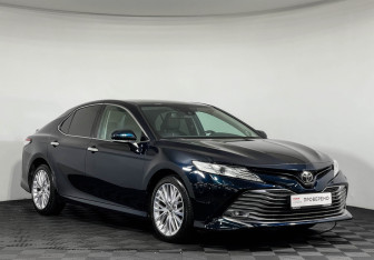 Подержанный автомобиль Toyota Camry Sedan 2020 года (3 фото)