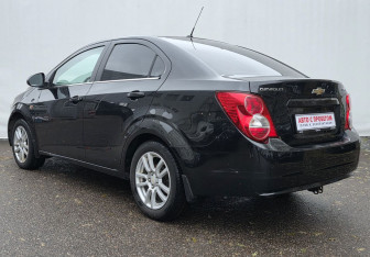 Подержанный автомобиль Chevrolet Aveo Sedan 2012 года (7 фото)