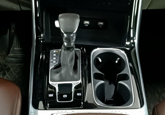 Подержанный автомобиль Kia Carnival 2021 года (15 фото)