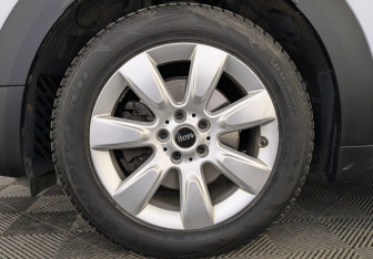 Подержанный автомобиль MINI Countryman 2020 года (12 фото)