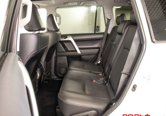 Подержанный автомобиль Toyota Land Cruiser Prado 2021 года (8 фото)