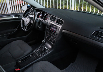 Подержанный автомобиль Volkswagen Golf Hatchback 2012 года (7 фото)