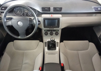 Подержанный автомобиль Volkswagen Passat Wagon 2006 года (9 фото)