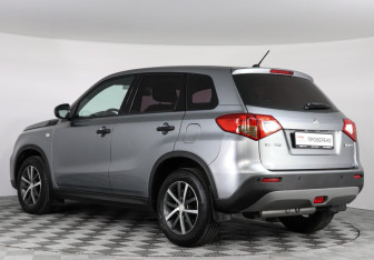 Подержанный автомобиль Suzuki Vitara 2015 года (7 фото)