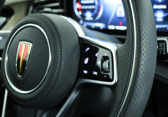 Подержанный автомобиль Hongqi H9 2023 года (27 фото)