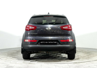 Подержанный автомобиль Kia Sportage 2013 года (6 фото)
