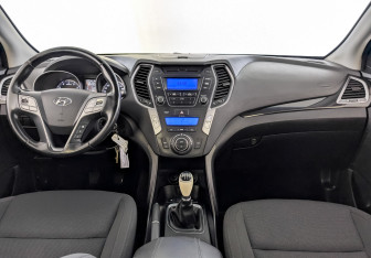 Подержанный автомобиль Hyundai Santa Fe 2012 года (14 фото)