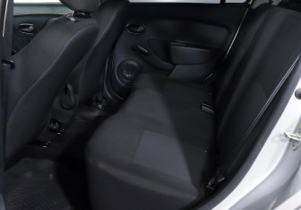 Подержанный автомобиль Renault Logan Sedan 2018 года (14 фото)