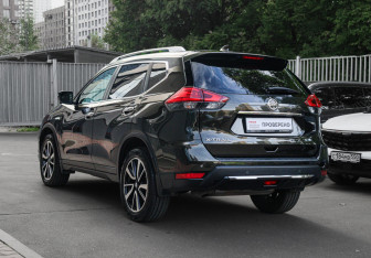 Подержанный автомобиль Nissan X-Trail 2022 года (6 фото)