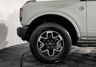 Подержанный автомобиль Ford Bronco 2022 года (25 фото)