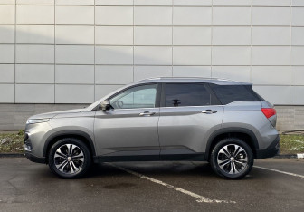 Подержанный автомобиль Chevrolet Captiva 2022 года (8 фото)