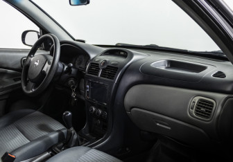 Подержанный автомобиль Nissan Almera Classic 2012 года (9 фото)