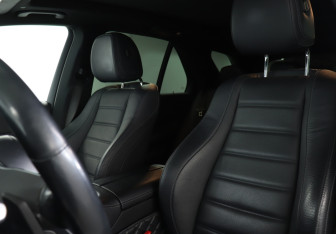 Подержанный автомобиль Mercedes-Benz GLE 2021 года (17 фото)