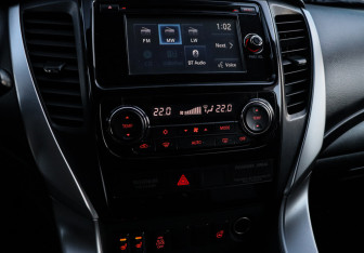 Подержанный автомобиль Mitsubishi Pajero Sport 2018 года (19 фото)