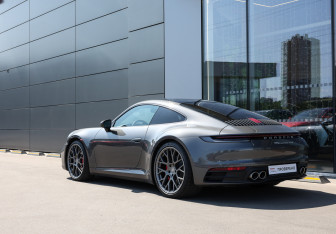 Подержанный автомобиль Porsche 911 Coupe 2021 года (7 фото)