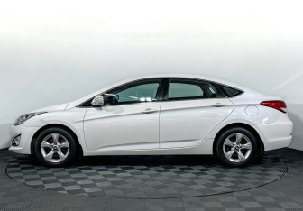 Подержанный автомобиль Hyundai i40 Sedan 2014 года (8 фото)