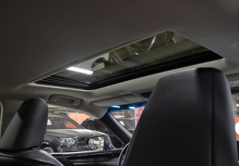 Подержанный автомобиль Lexus ES 2018 года (16 фото)