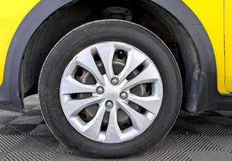 Подержанный автомобиль Kia Rio Hatchback 2020 года (18 фото)