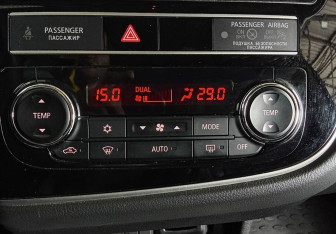 Подержанный автомобиль Mitsubishi Outlander 2020 года (14 фото)