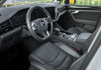 Подержанный автомобиль Volkswagen Touareg 2018 года (12 фото)