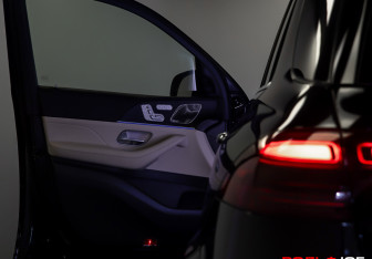 Подержанный автомобиль Mercedes-Benz GLE 2025 года (32 фото)