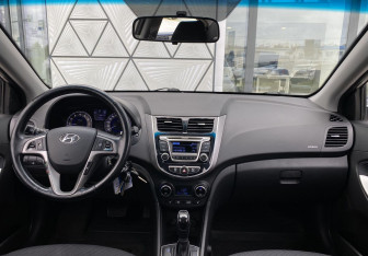 Подержанный автомобиль Hyundai Solaris Sedan 2015 года (11 фото)