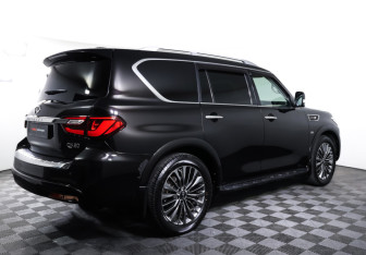 Подержанный автомобиль Infiniti QX80 2018 года (5 фото)
