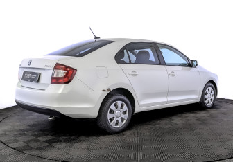 Подержанный автомобиль Skoda Rapid Liftback 2019 года (5 фото)