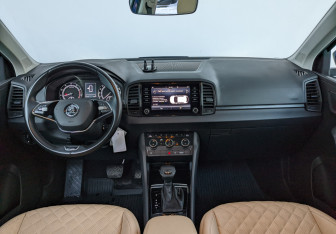 Подержанный автомобиль Skoda Karoq 2021 года (14 фото)