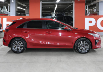 Подержанный автомобиль Kia Ceed Hatchback 2019 года (4 фото)