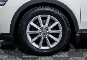 Подержанный автомобиль Audi Q3 2013 года (15 фото)