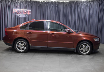 Подержанный автомобиль Volvo S40 2008 года (4 фото)