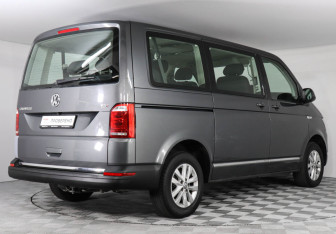 Подержанный автомобиль Volkswagen Caravelle 2017 года (5 фото)