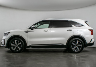 Подержанный автомобиль Kia Sorento 2021 года (8 фото)