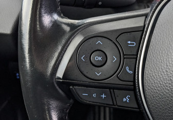 Подержанный автомобиль Toyota Corolla Sedan 2021 года (27 фото)