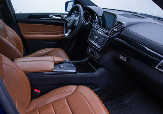 Подержанный автомобиль Mercedes-Benz GLE 2017 года (9 фото)