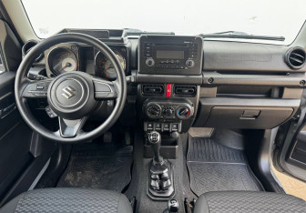 Подержанный автомобиль Suzuki Jimny 2020 года (9 фото)