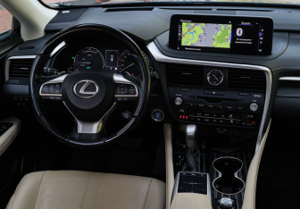 Подержанный автомобиль Lexus RX 2021 года (11 фото)