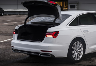 Подержанный автомобиль Audi A6 Sedan 2019 года (20 фото)