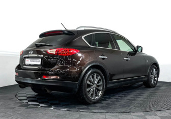 Подержанный автомобиль Infiniti EX 2010 года (5 фото)