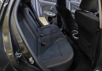 Подержанный автомобиль Nissan Juke 2011 года (6 фото)