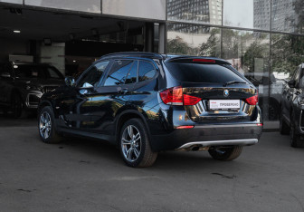 Подержанный автомобиль BMW X1 2012 года (6 фото)