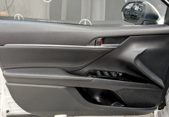 Подержанный автомобиль Toyota Camry Sedan 2019 года (18 фото)