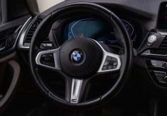 Подержанный автомобиль BMW X3 2020 года (15 фото)