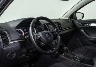 Подержанный автомобиль Skoda Karoq 2021 года (9 фото)