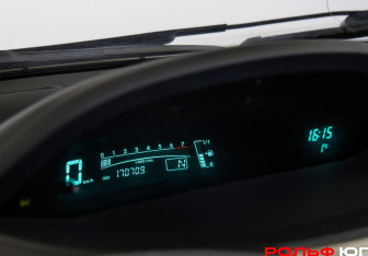 Подержанный автомобиль Toyota Yaris Hatchback 2008 года (9 фото)