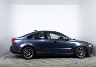 Подержанный автомобиль Volvo S40 2007 года (4 фото)